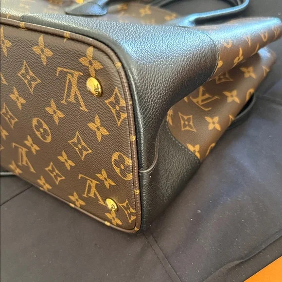 Louis Vuitton Flandrin - Picture 9 of 11